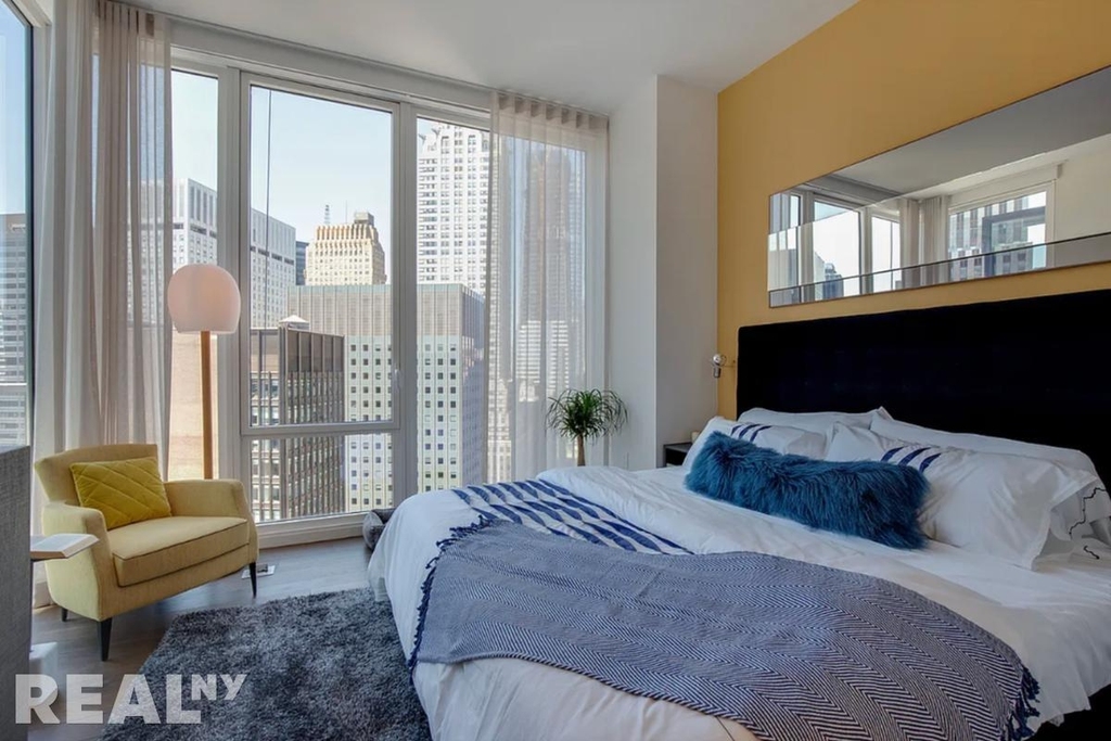 East 44th Street - Photo 1