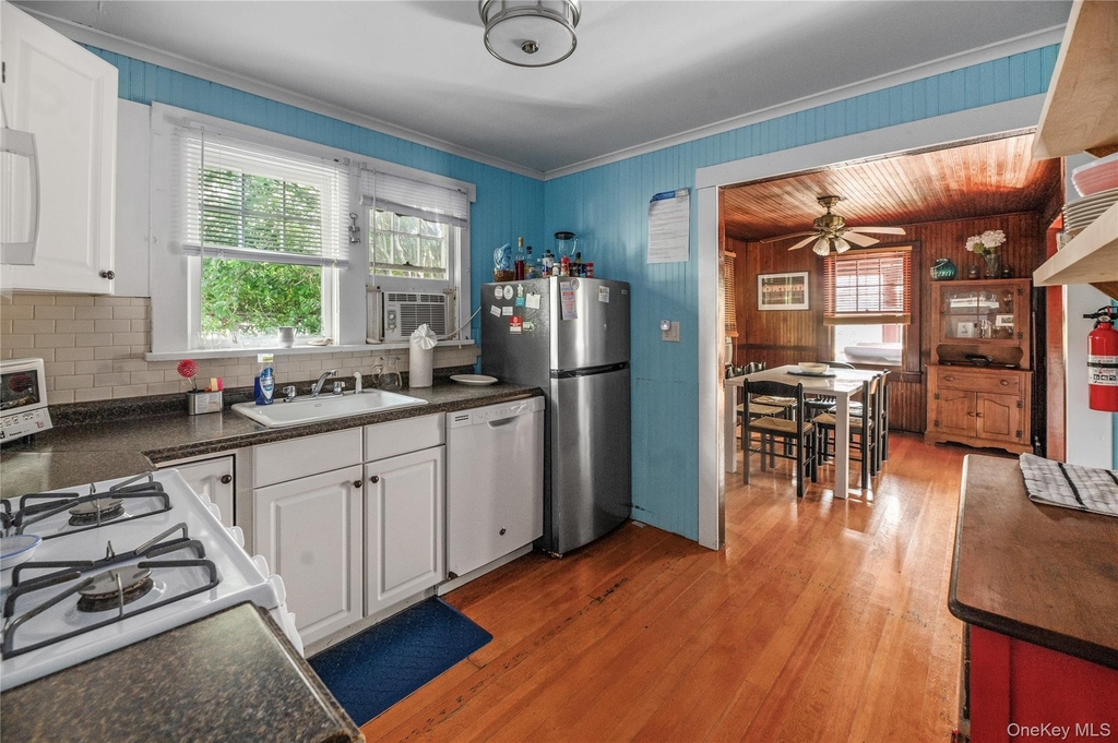 40 Bungalow Walk - Photo 8