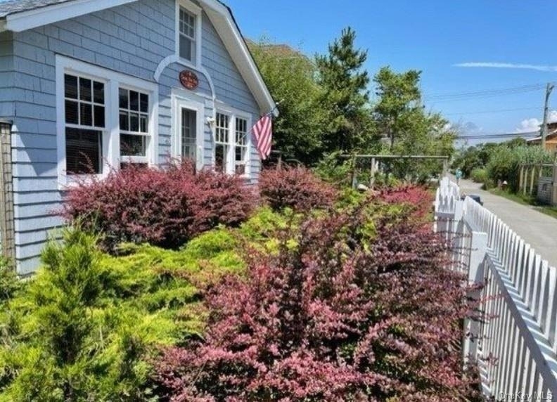 40 Bungalow Walk - Photo 0