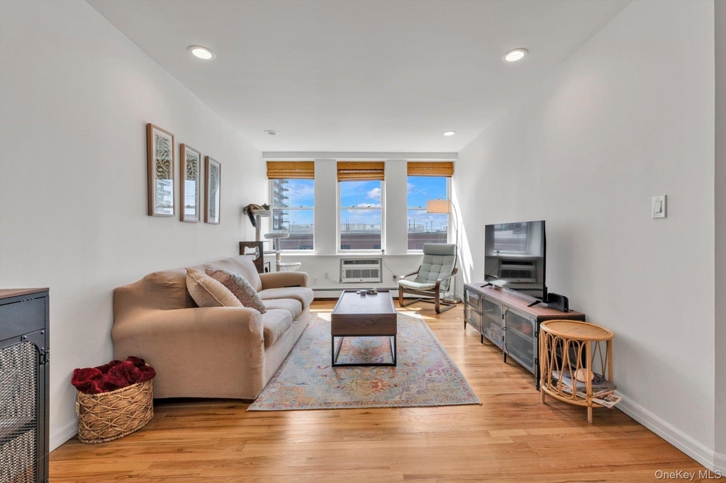 25 W Broadway - Photo 1
