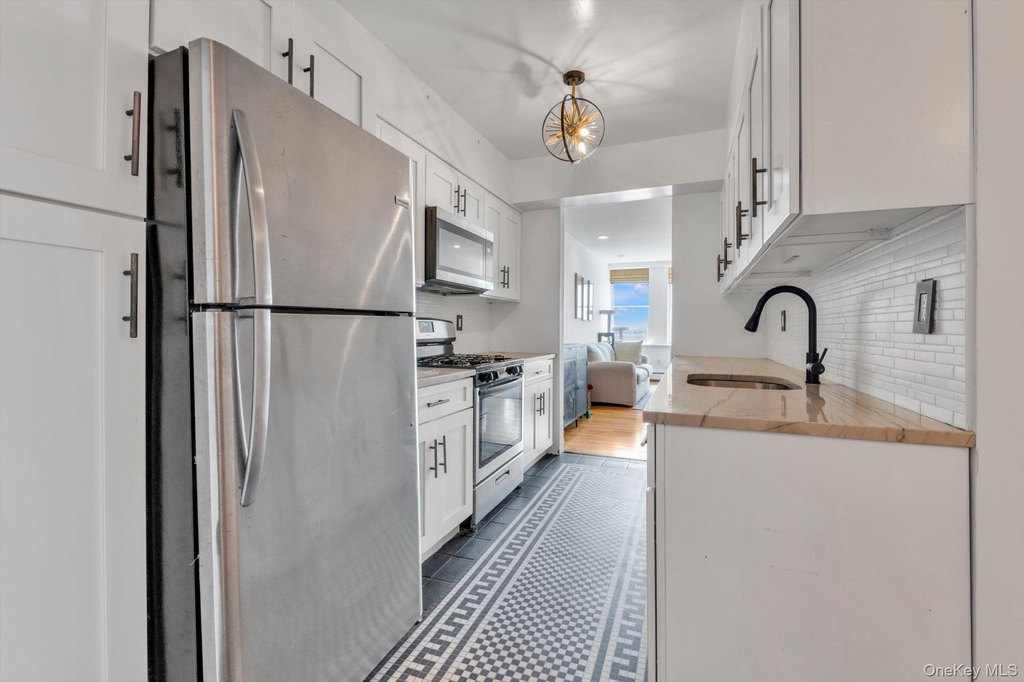 25 W Broadway - Photo 7