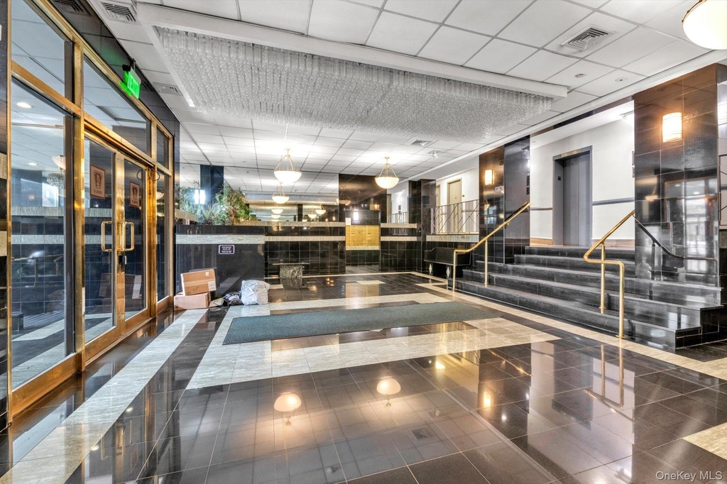 25 W Broadway - Photo 15