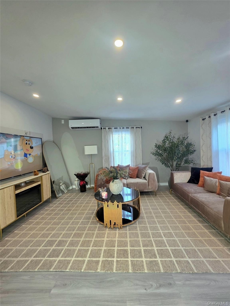 132 Roosevelt Avenue - Photo 6