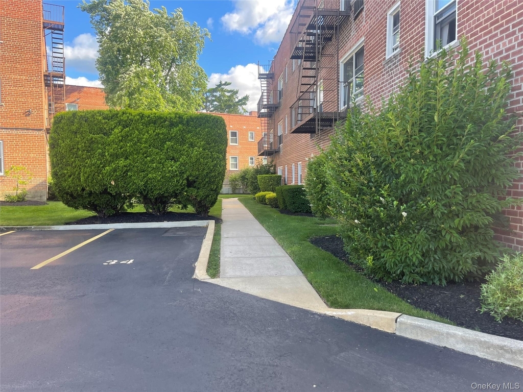 111 S Centre Avenue - Photo 2