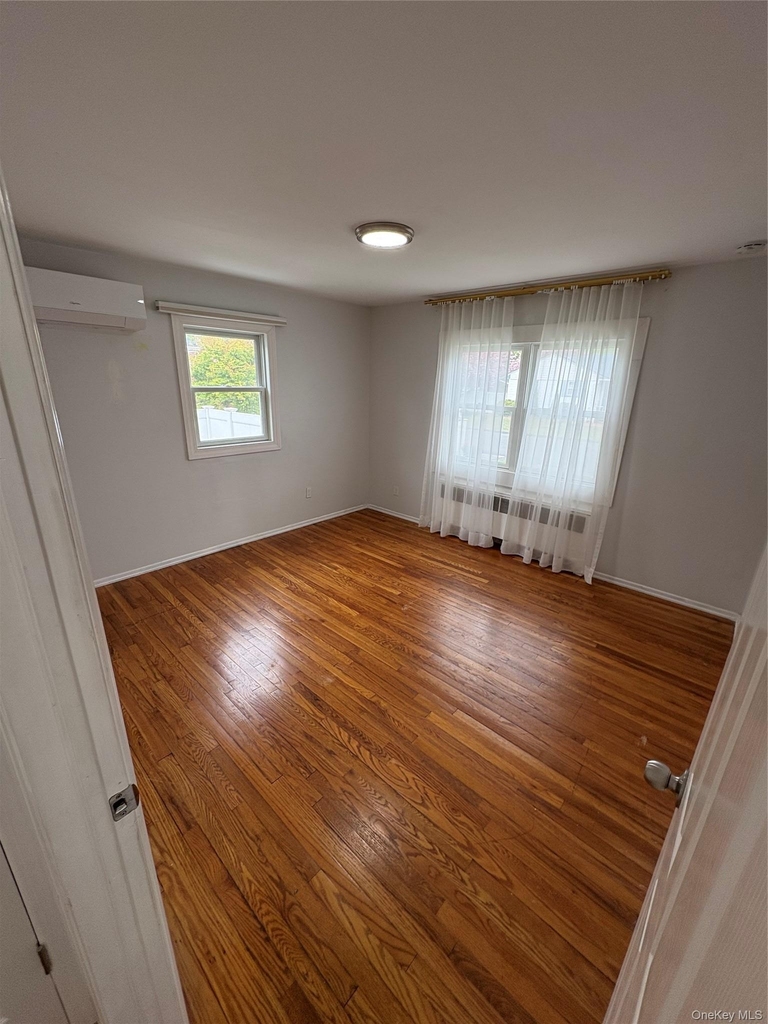37 Bainbridge Avenue - Photo 4