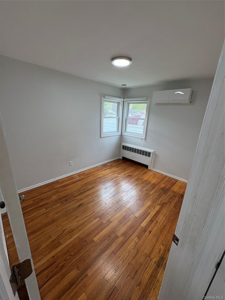37 Bainbridge Avenue - Photo 3