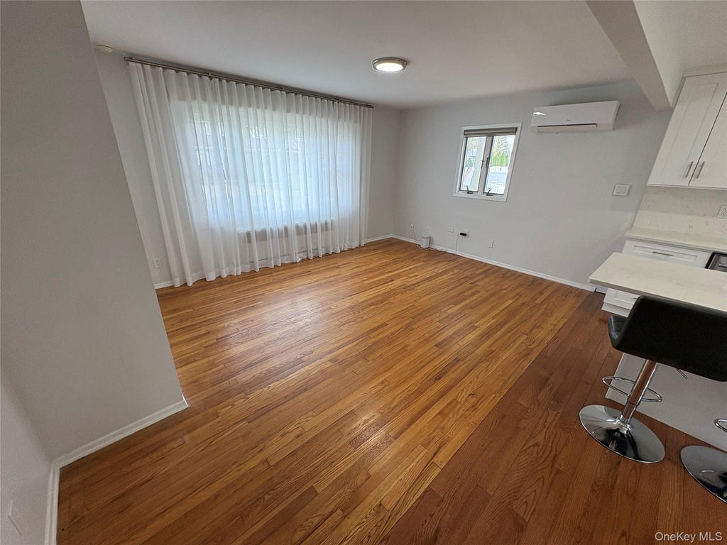 37 Bainbridge Avenue - Photo 2
