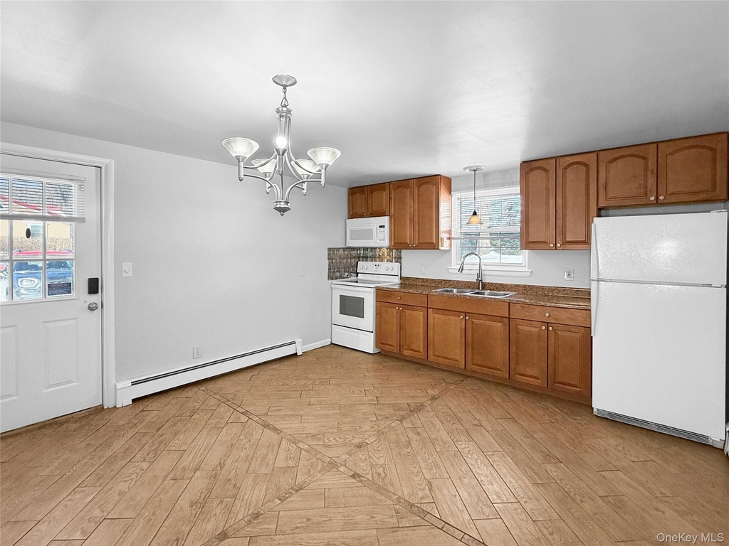 83 Kent Road - Photo 2