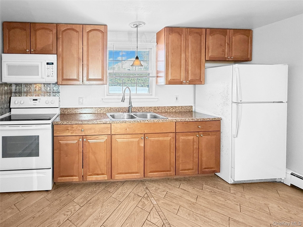 83 Kent Road - Photo 0