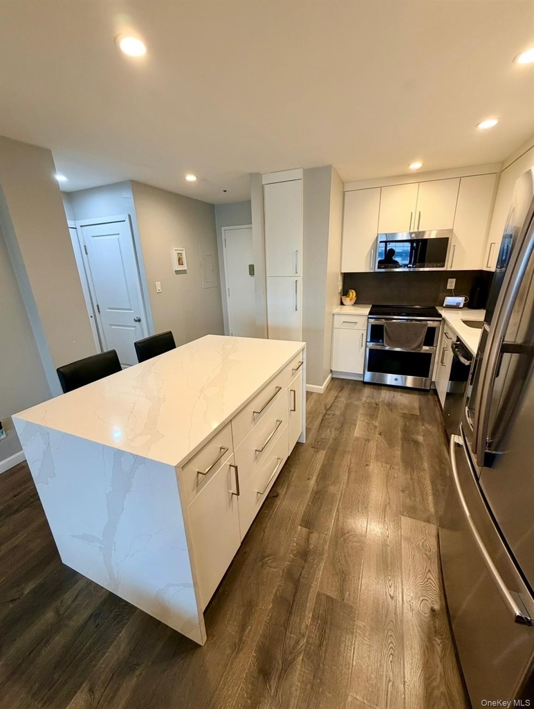 360 Shore Road - Photo 4