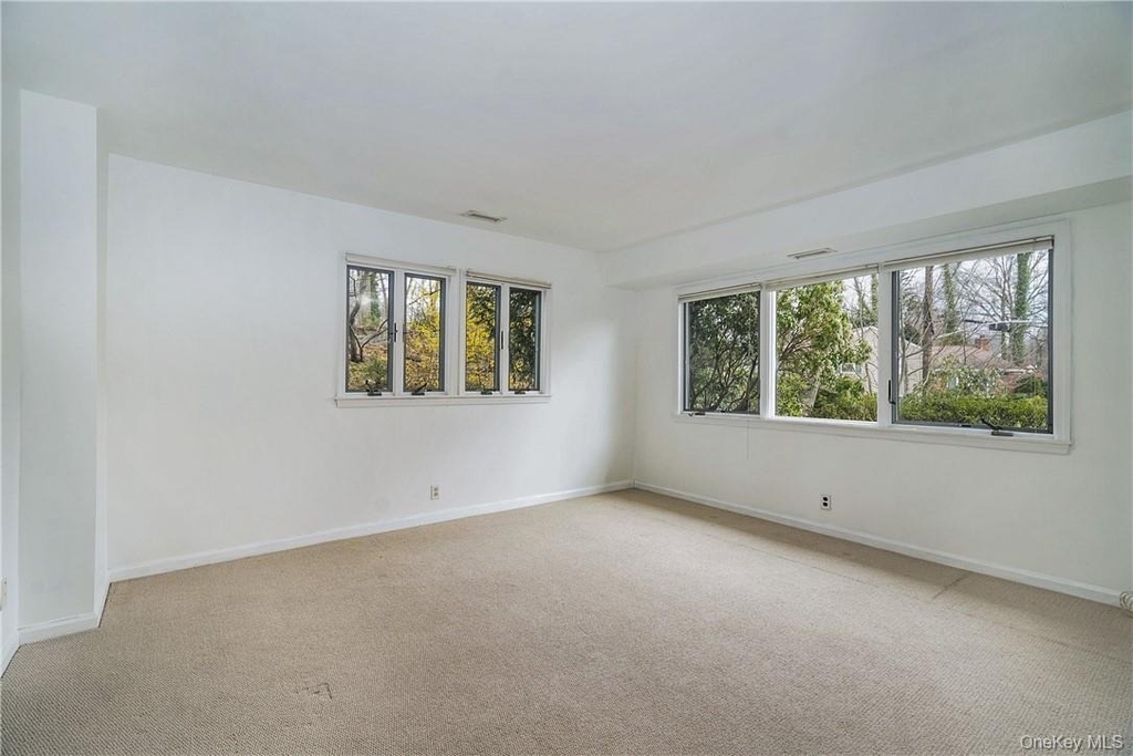 7 Susan Court - Photo 8