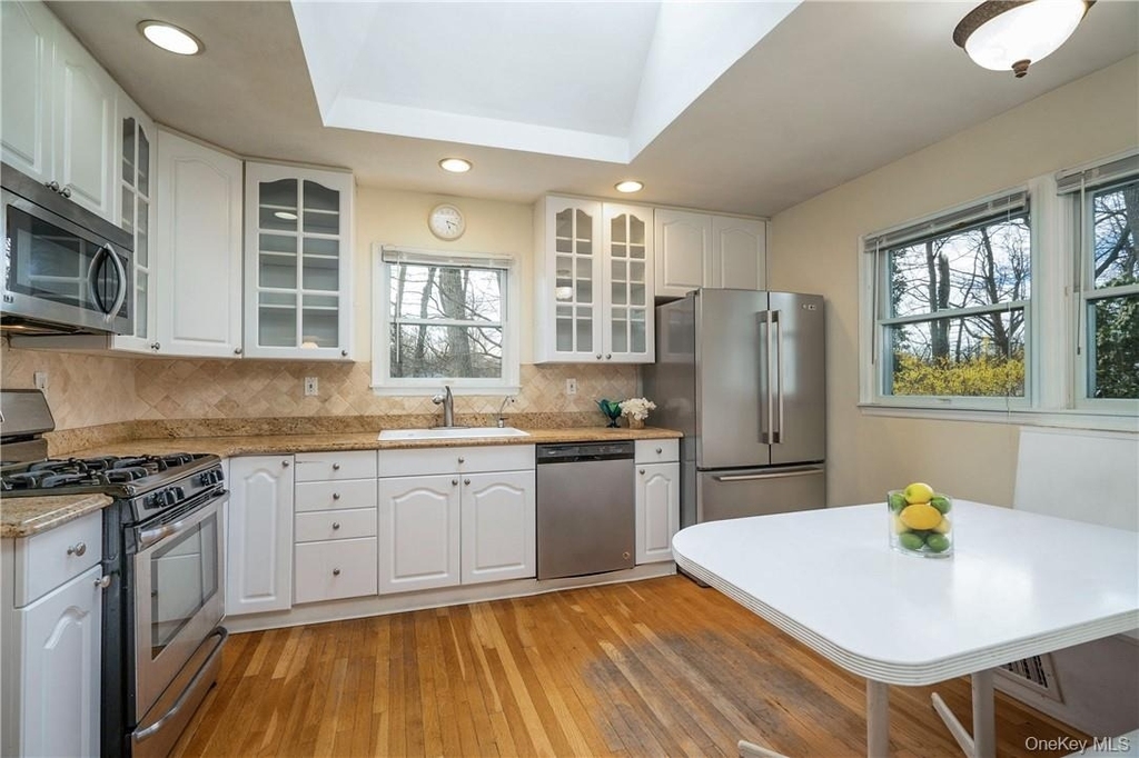 7 Susan Court - Photo 6