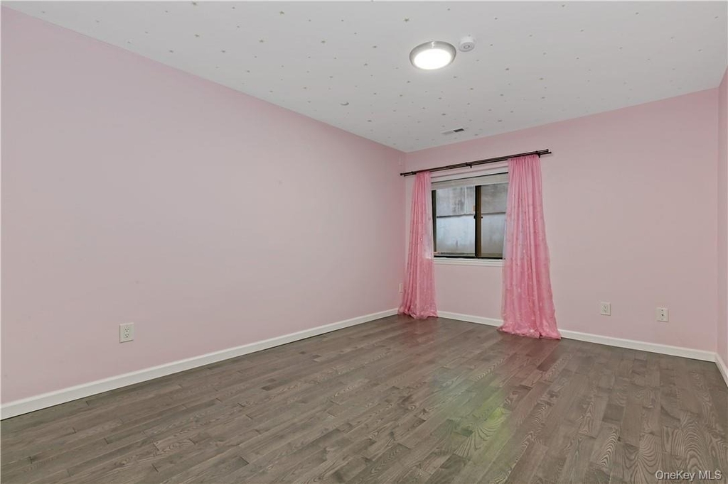343 N Greeley Avenue - Photo 16