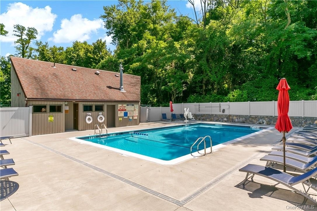 343 N Greeley Avenue - Photo 23