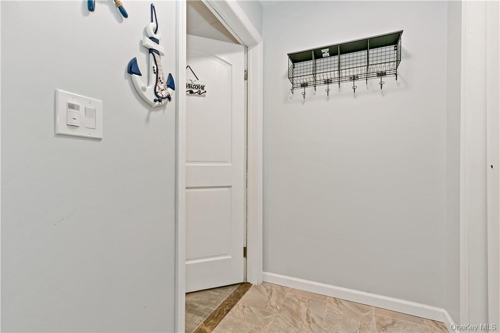 343 N Greeley Avenue - Photo 3
