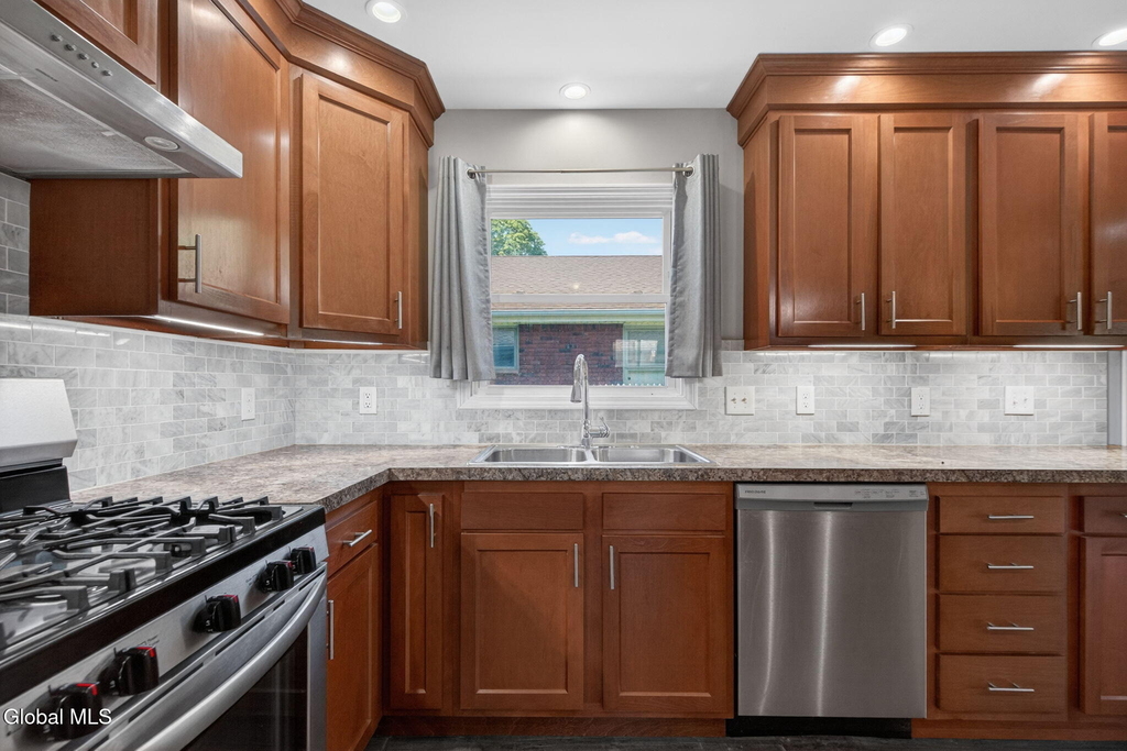 614 Park Avenue - Photo 13