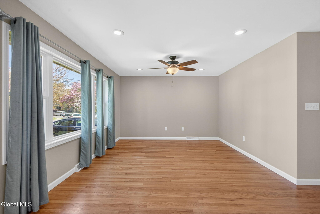 614 Park Avenue - Photo 4