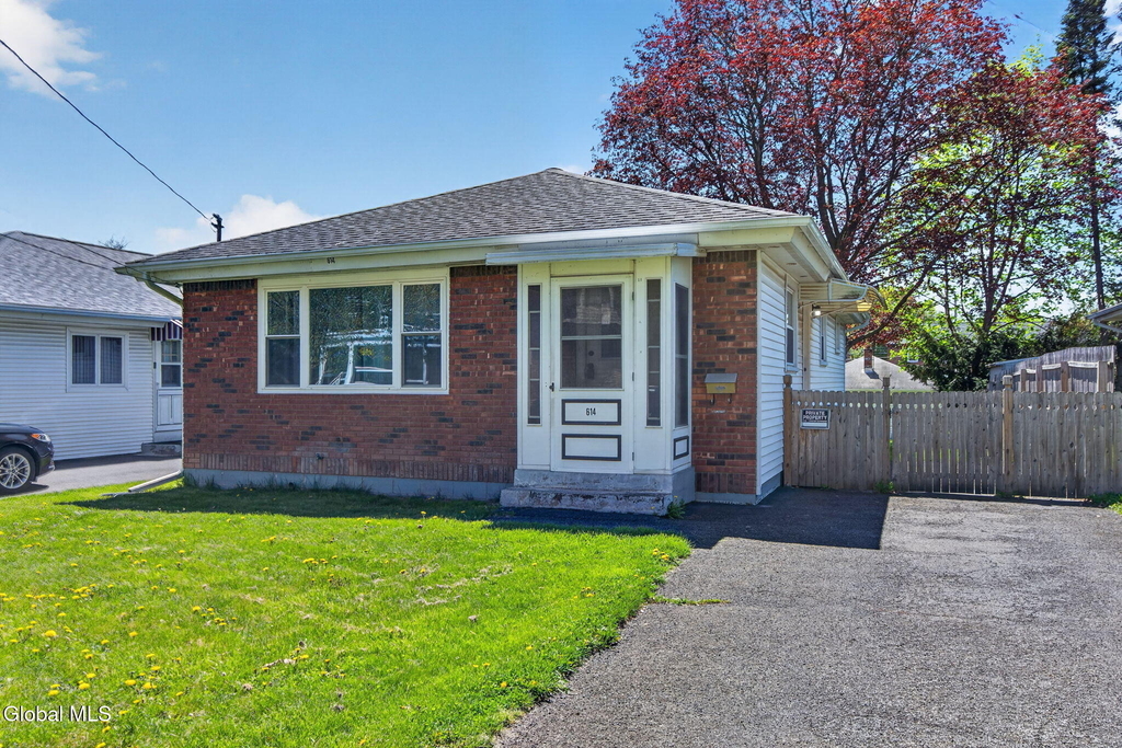 614 Park Avenue - Photo 2