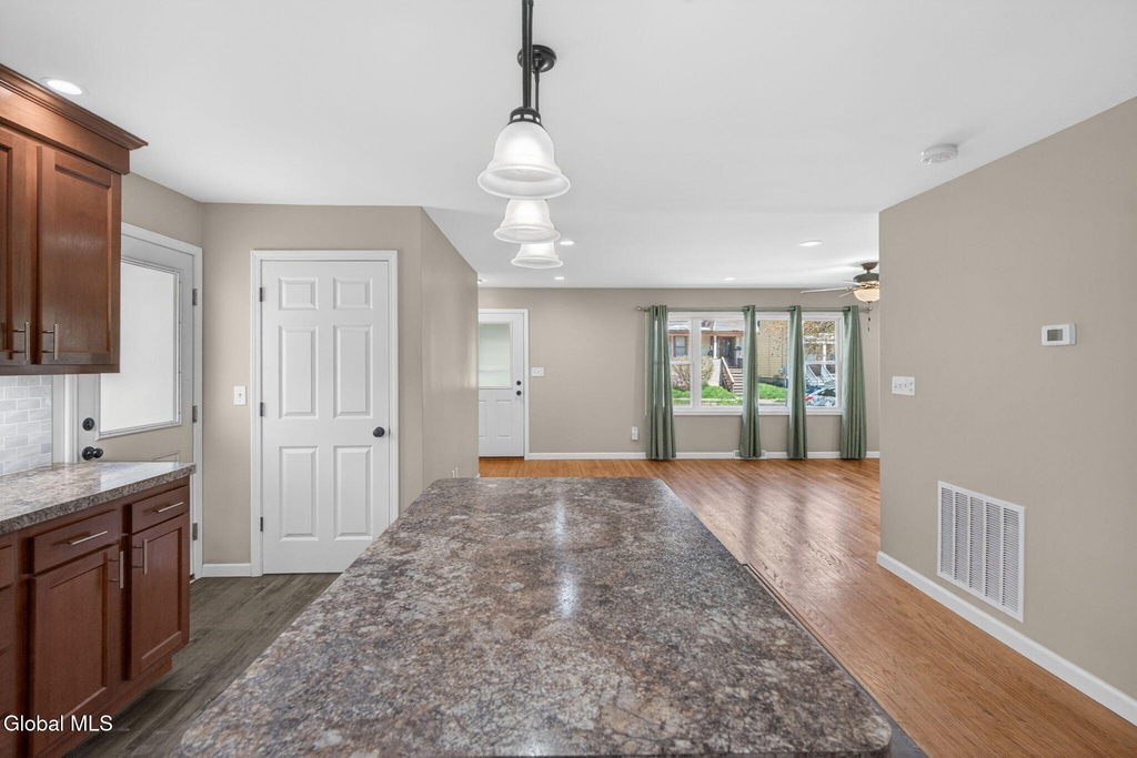 614 Park Avenue - Photo 10