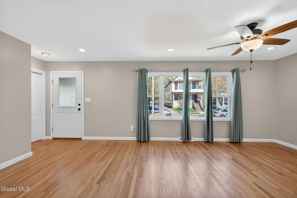614 Park Avenue - Photo 3