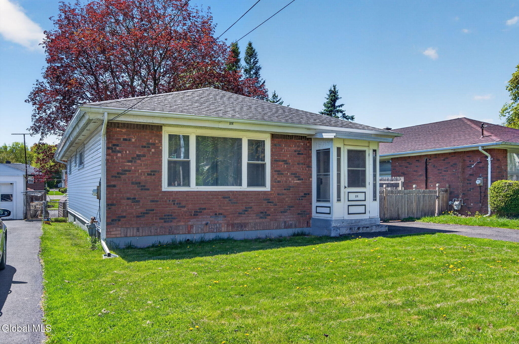 614 Park Avenue - Photo 1