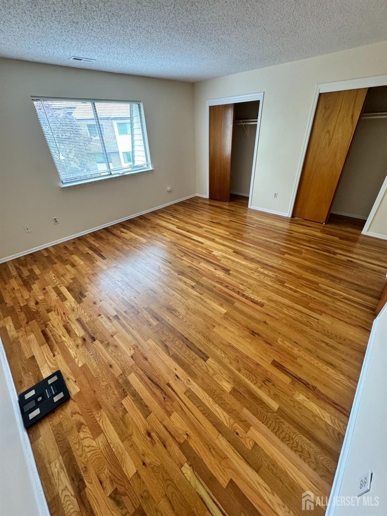 311 Edison Glen Ter Terrace - Photo 2