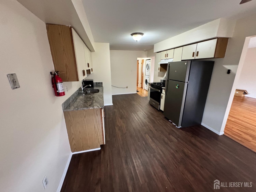 311 Edison Glen Ter Terrace - Photo 4