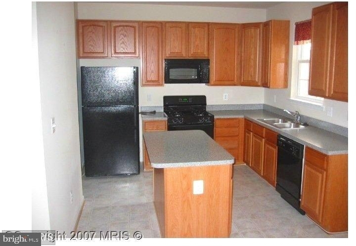 12039 Kemps Landing Circle - Photo 3