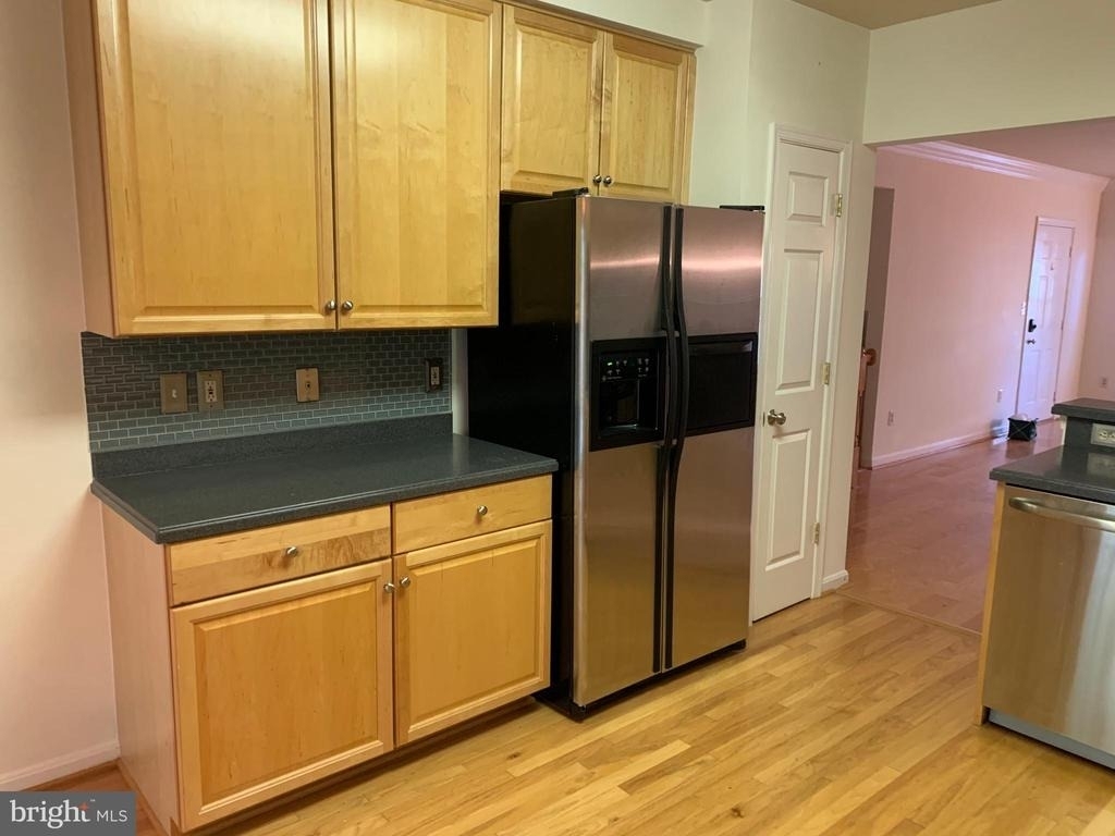 1591 Leeds Castle Drive - Photo 4