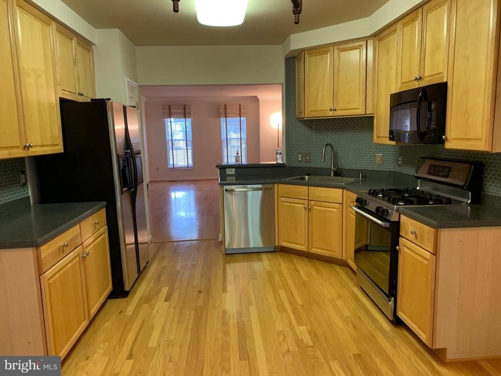 1591 Leeds Castle Drive - Photo 5