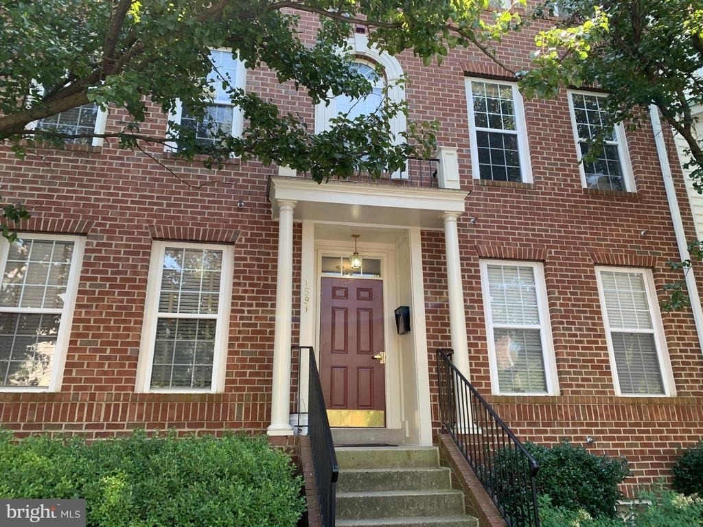 1591 Leeds Castle Drive - Photo 0