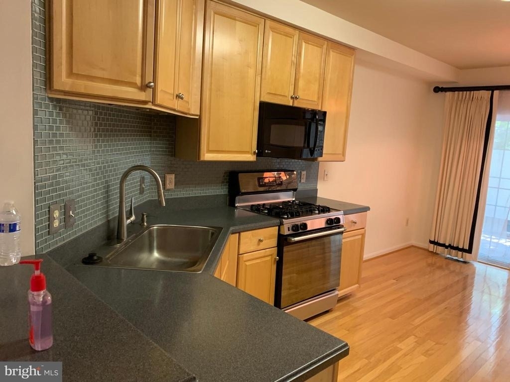 1591 Leeds Castle Drive - Photo 3