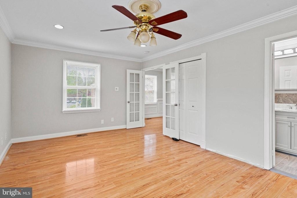 8251 Clifton Farm Court - Photo 20
