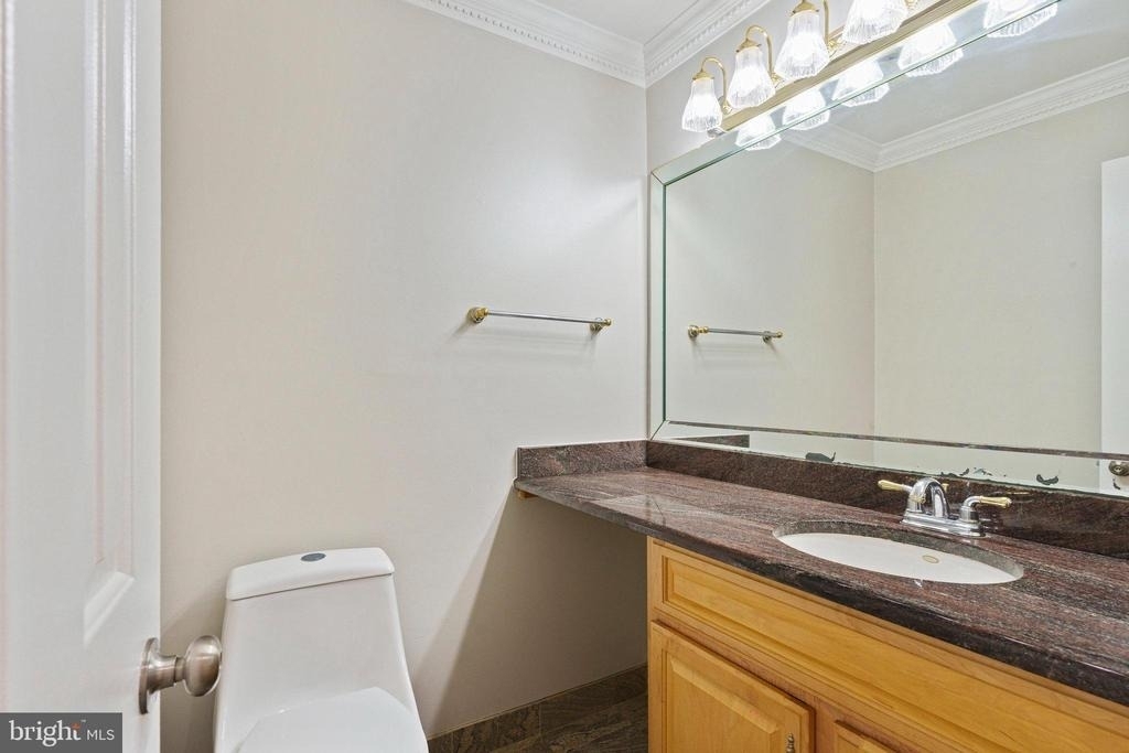 8251 Clifton Farm Court - Photo 17