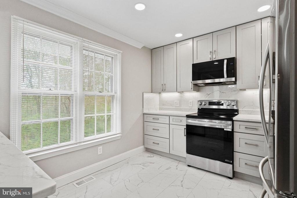 8251 Clifton Farm Court - Photo 15