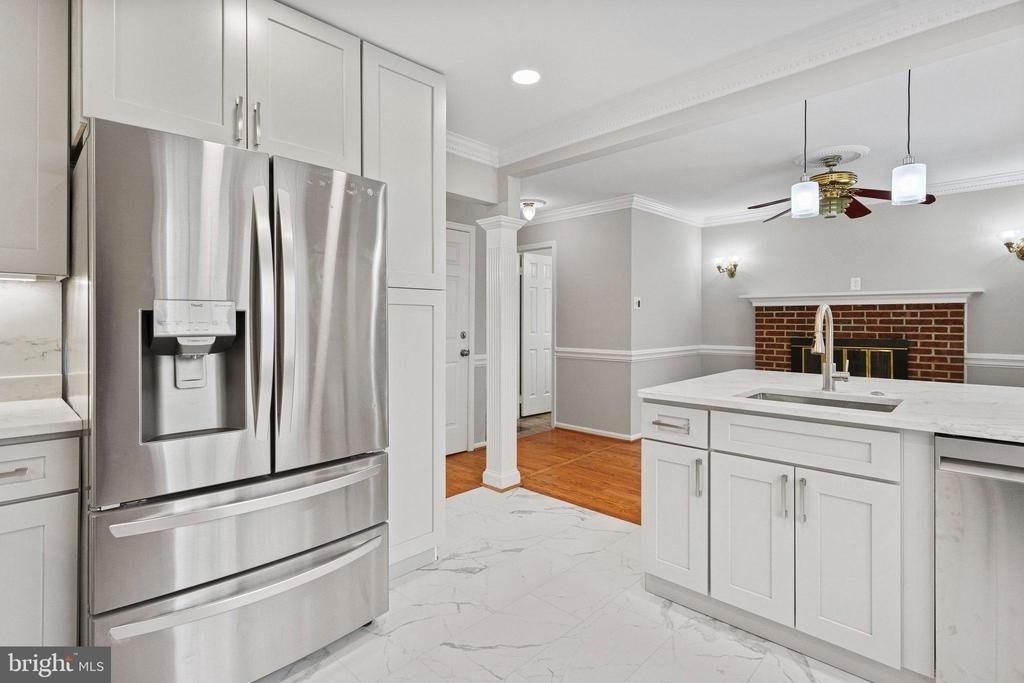 8251 Clifton Farm Court - Photo 16