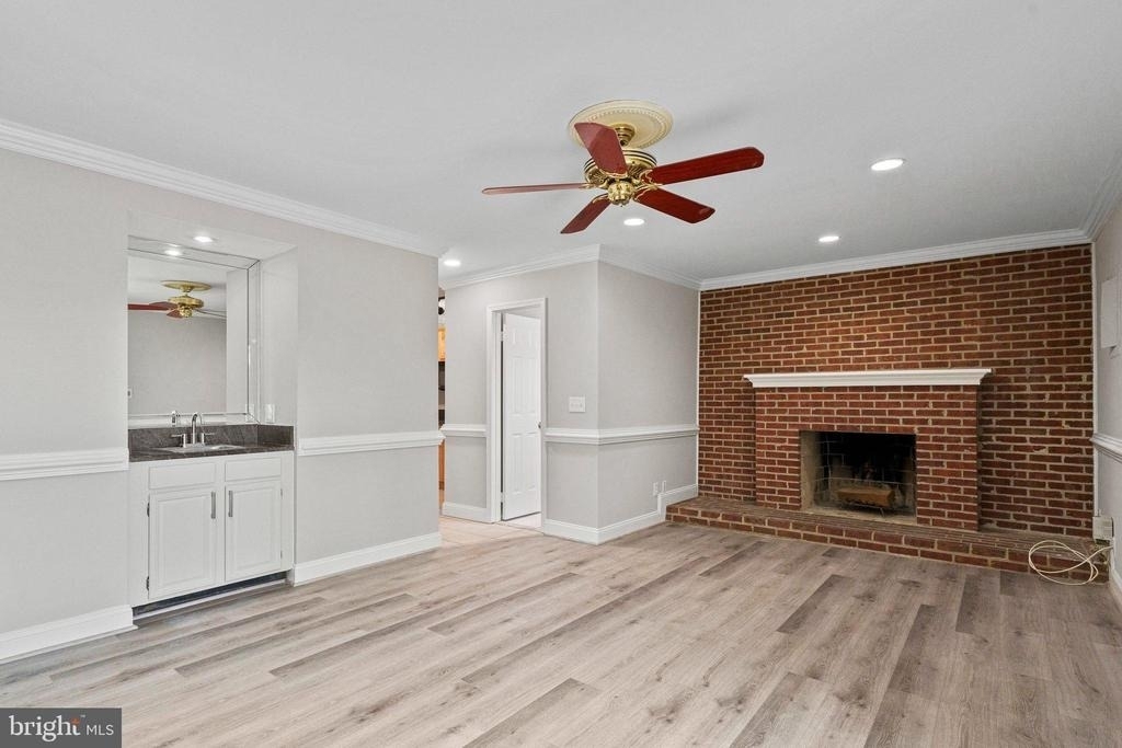 8251 Clifton Farm Court - Photo 29