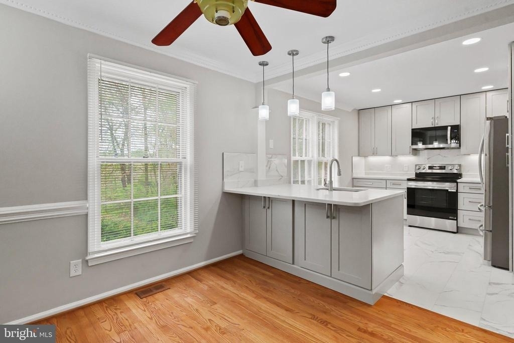8251 Clifton Farm Court - Photo 14