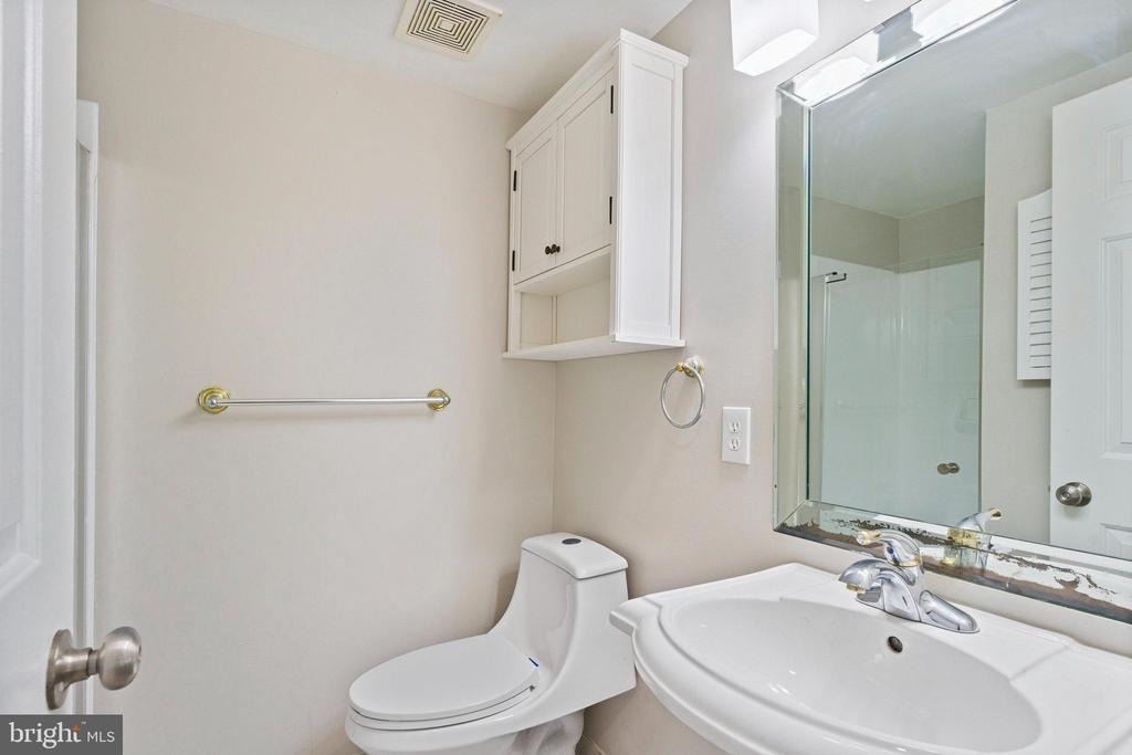 8251 Clifton Farm Court - Photo 27