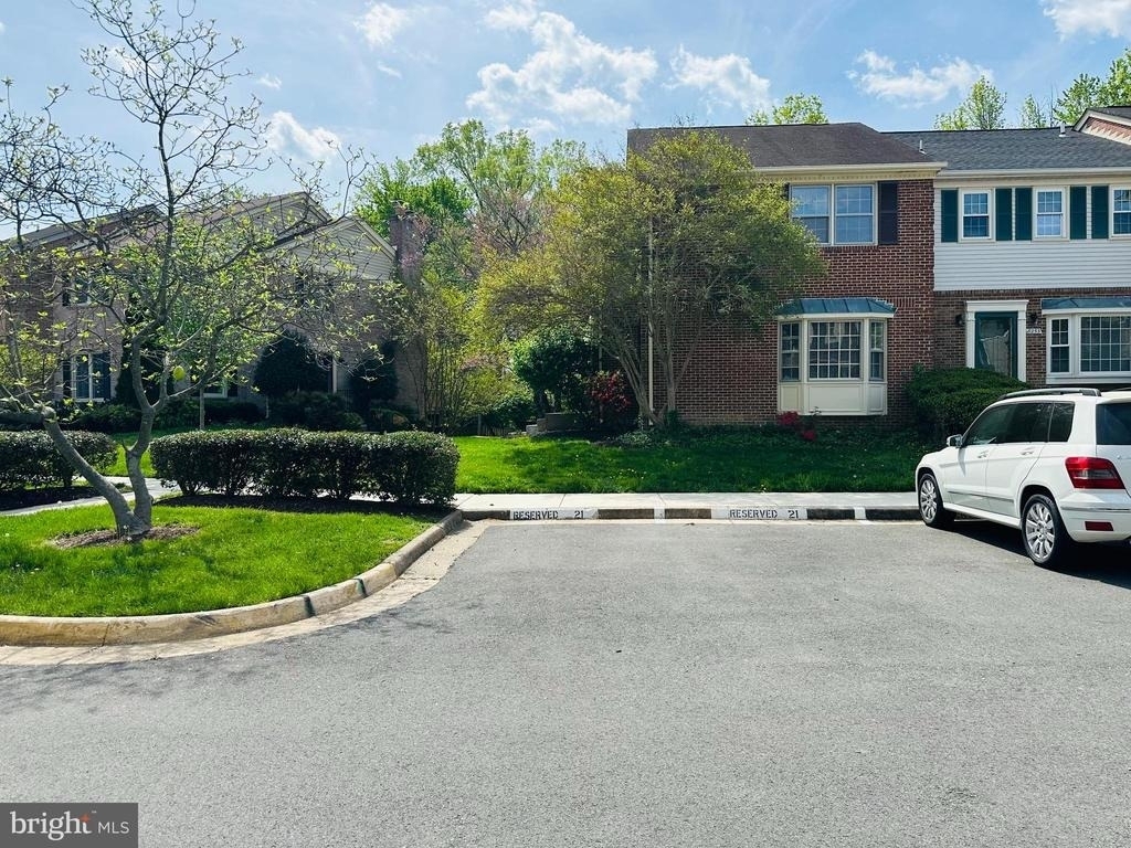 8251 Clifton Farm Court - Photo 1