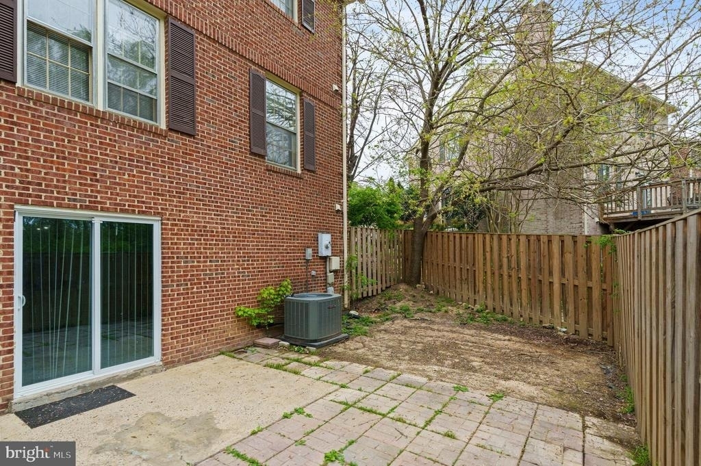 8251 Clifton Farm Court - Photo 30