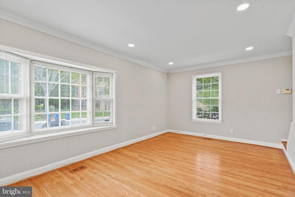 8251 Clifton Farm Court - Photo 10