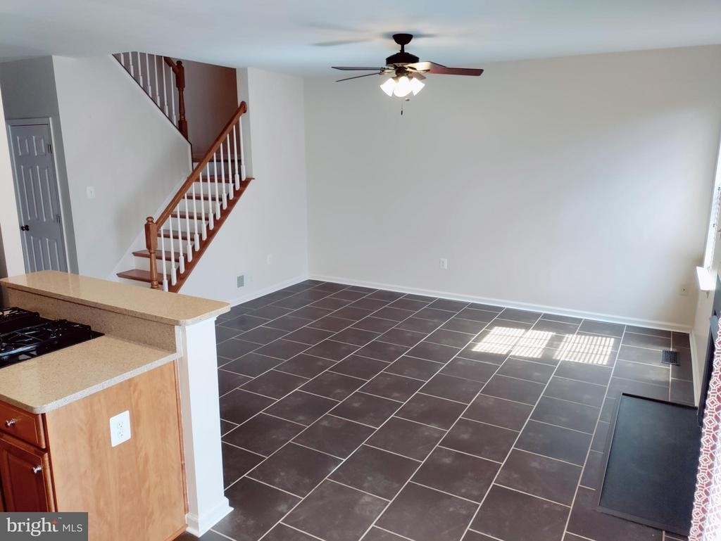 1202 Ellis Avenue - Photo 3