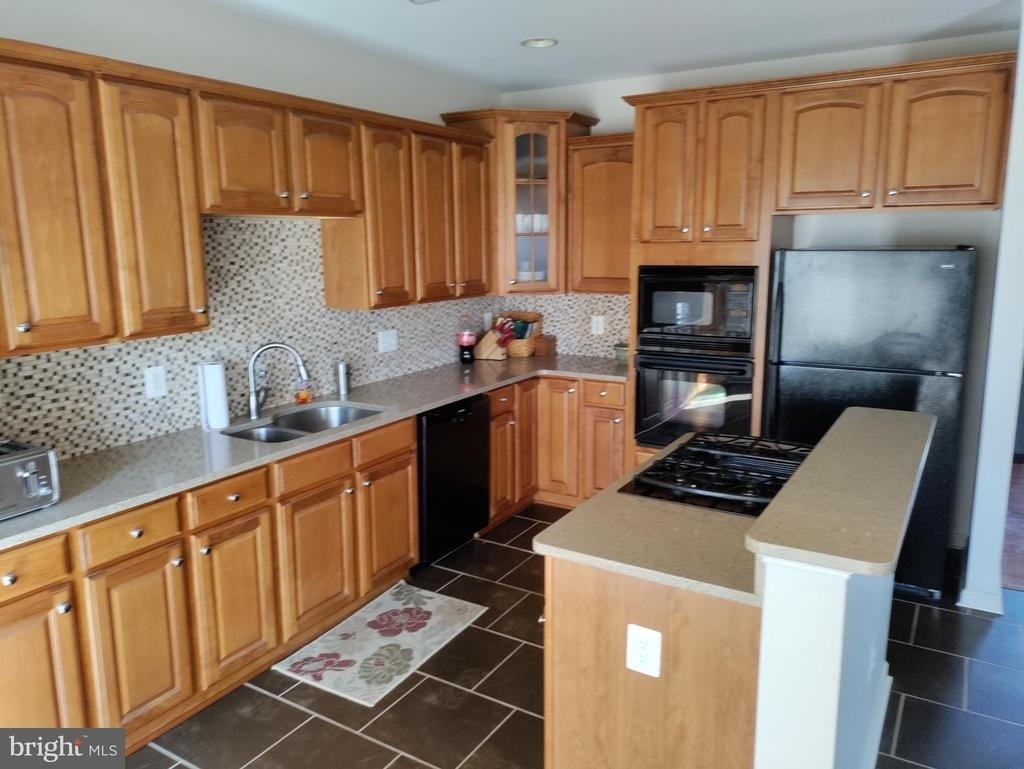 1202 Ellis Avenue - Photo 1