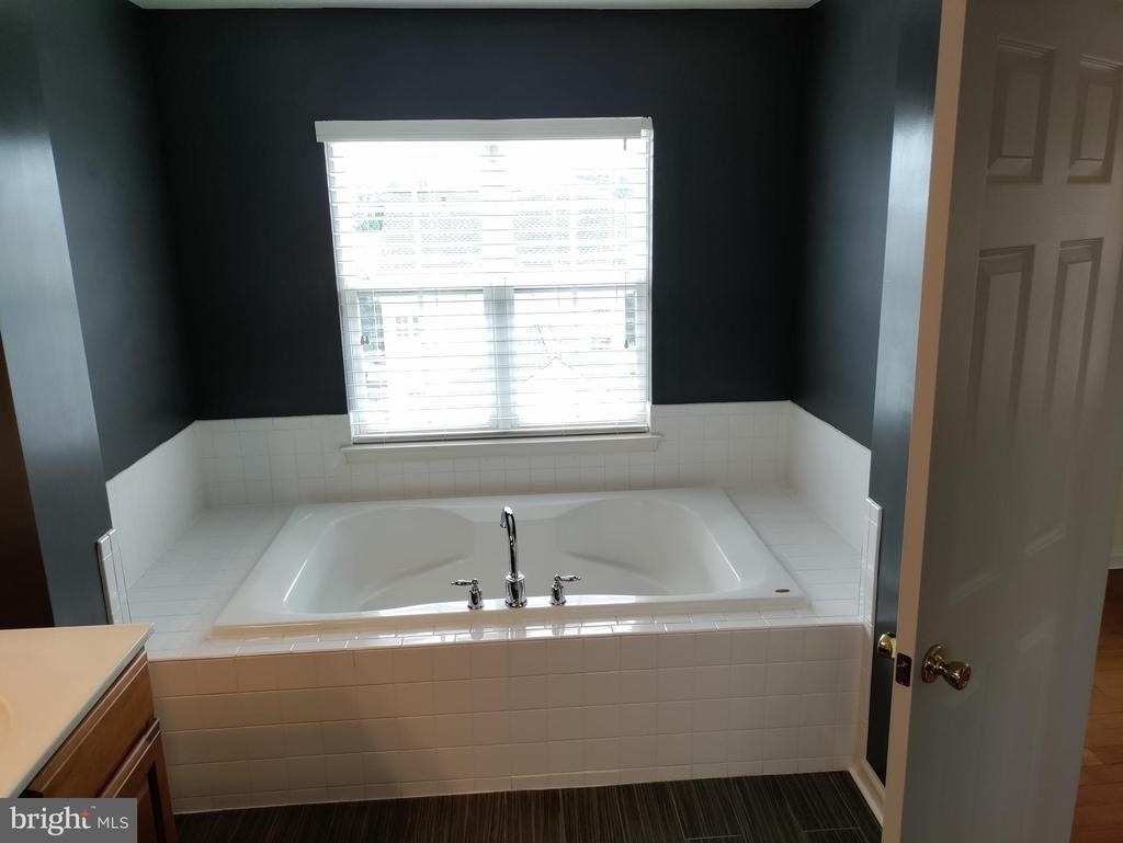 1202 Ellis Avenue - Photo 9