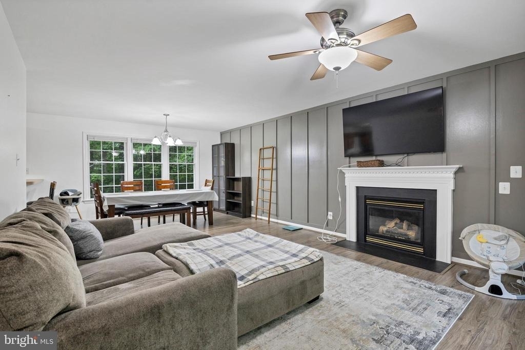 583 Norwich Drive - Photo 3