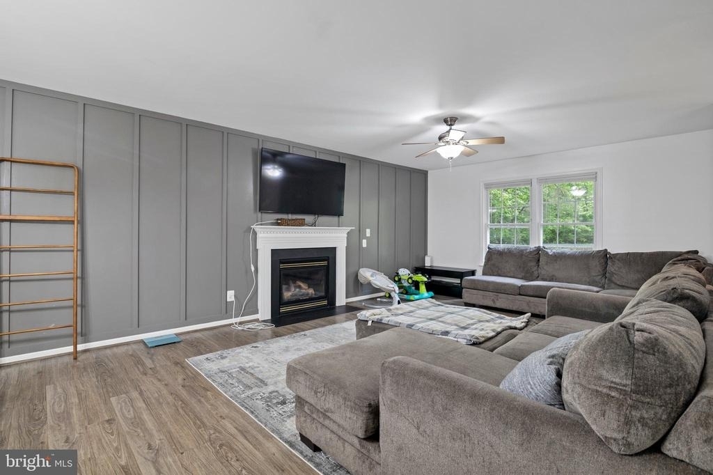 583 Norwich Drive - Photo 5