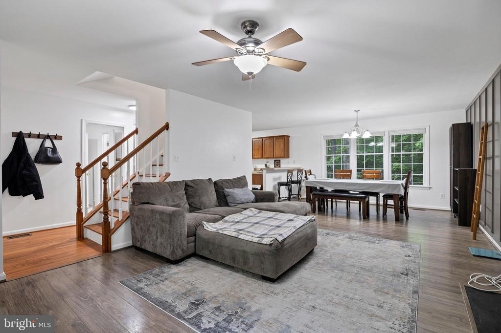 583 Norwich Drive - Photo 6