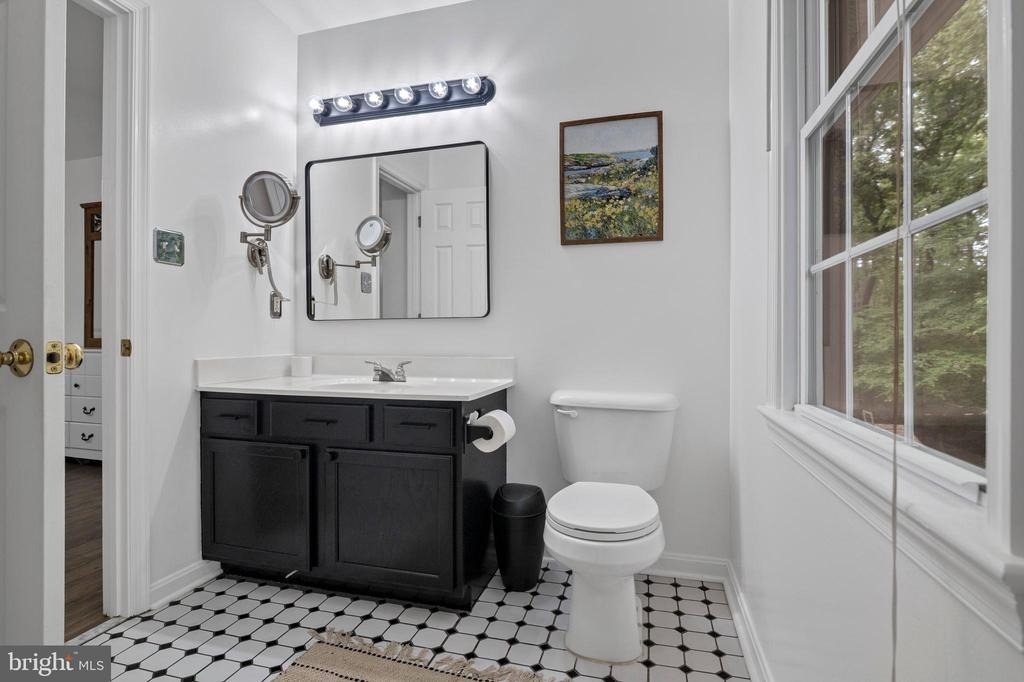 583 Norwich Drive - Photo 22