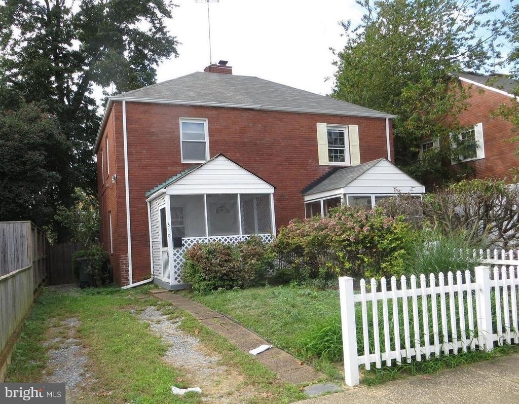 310 S Veitch Street - Photo 4
